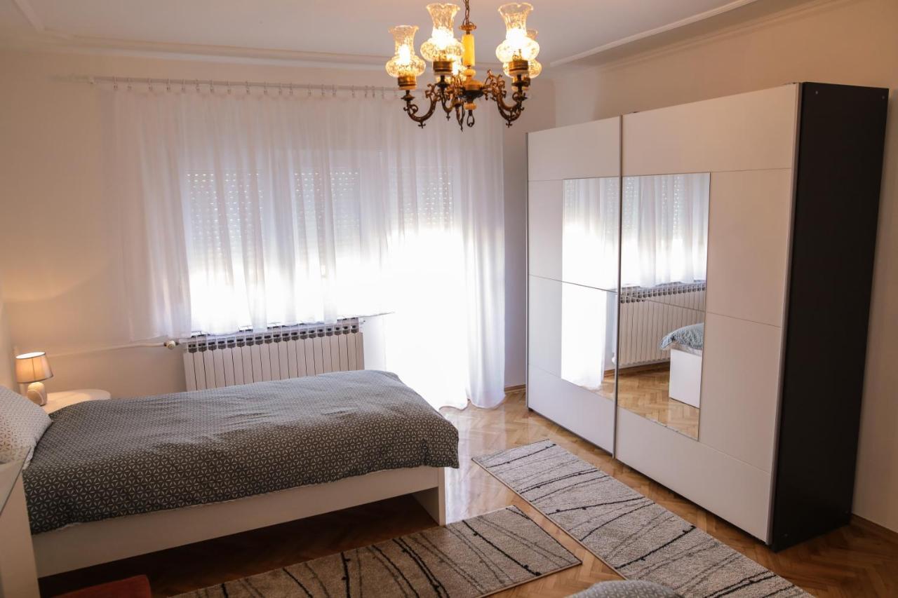 Apartman Kaya Lejlighed Ðakovo Eksteriør billede